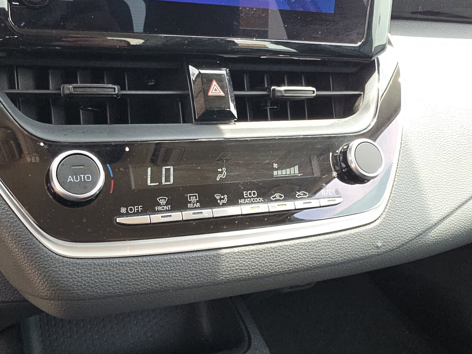 Used 2024 Toyota Corolla LE FWD image 23