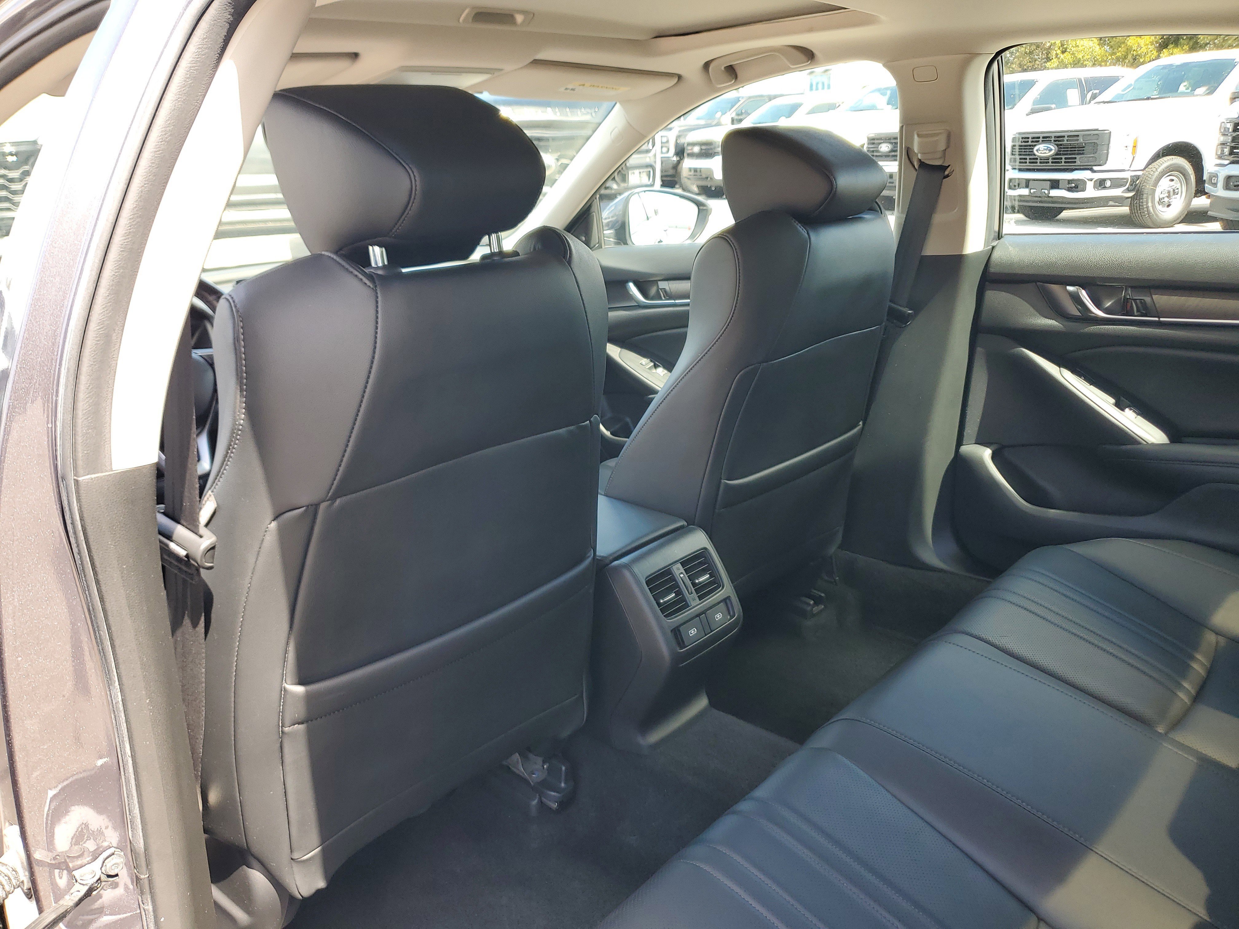 Used 2021 Honda Accord Touring image 15