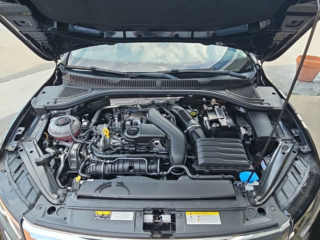 Used 2022 Volkswagen Jetta SE w/ Panoramic Sunroof Package FWD image 32