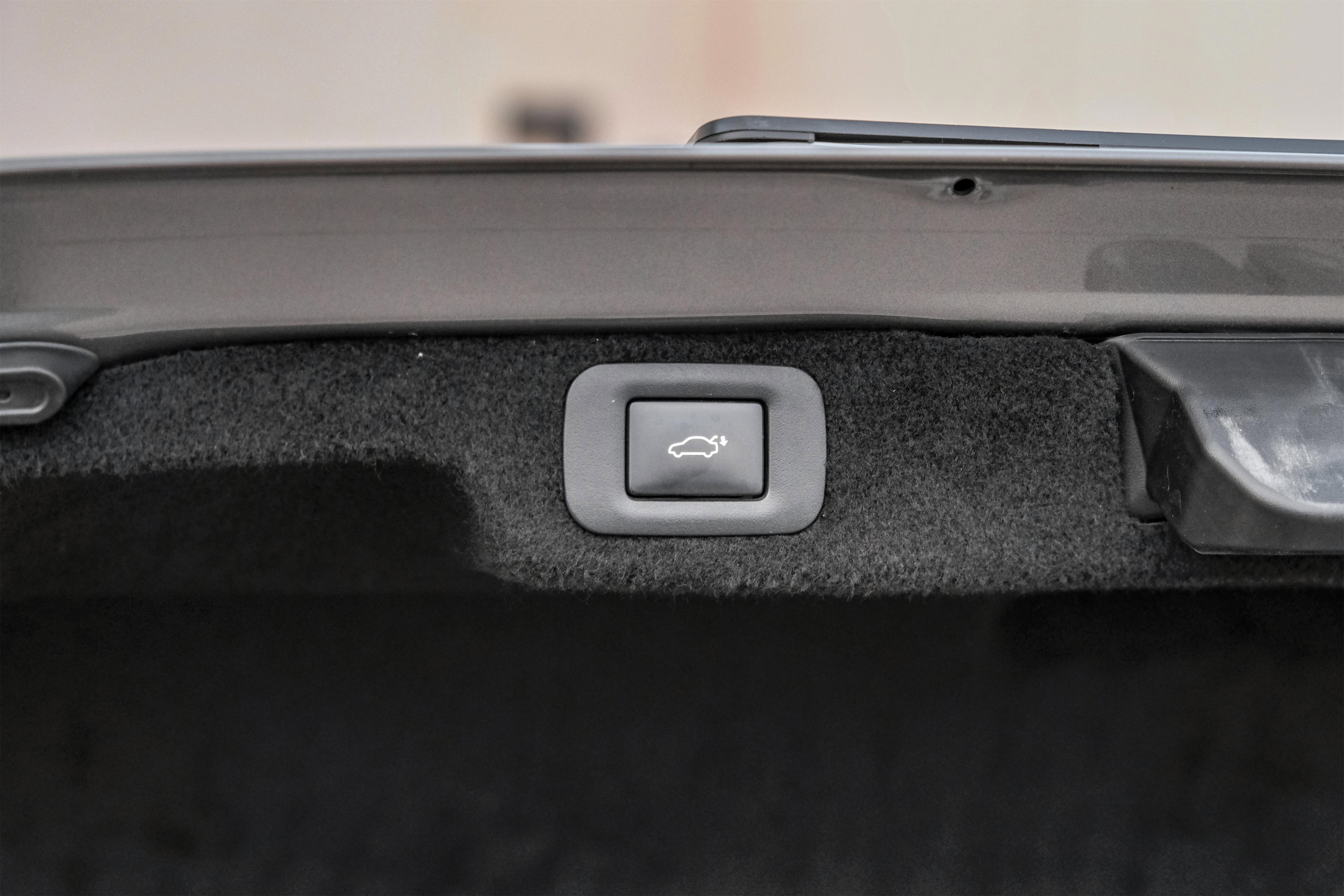 Used 2021 Lexus LS 500 w/ Accessory Package (Z1) image 57