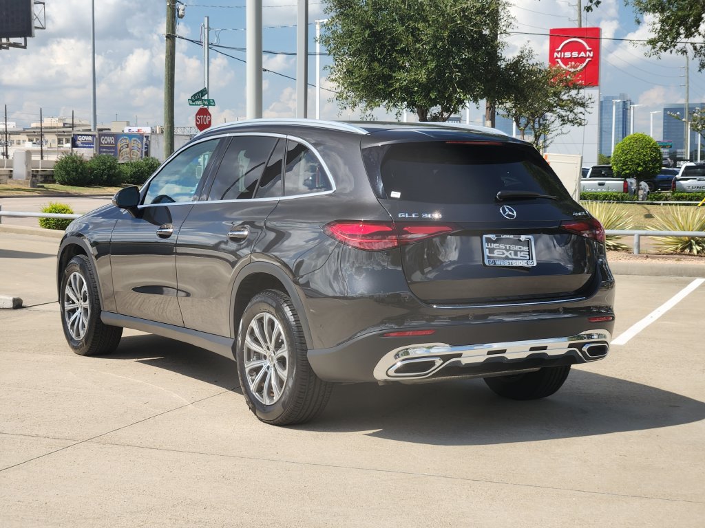 Used 2024 Mercedes-Benz GLC 300 4MATIC image 5