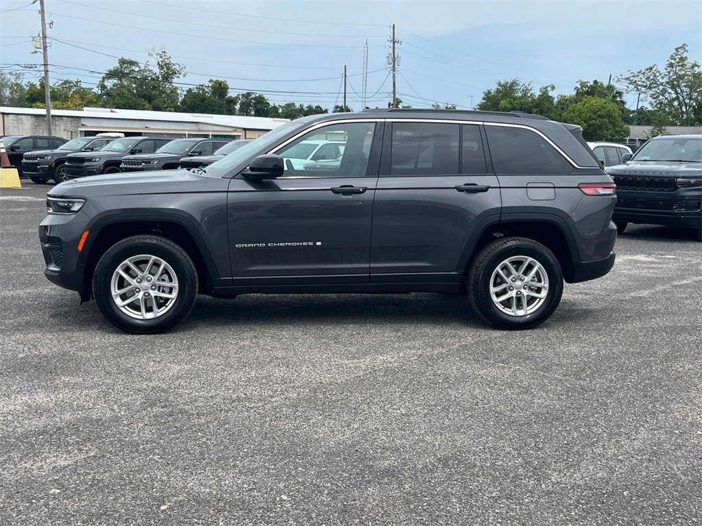 New 2025 Jeep Grand Cherokee Laredo X w/ Luxury Tech Group I video 2
