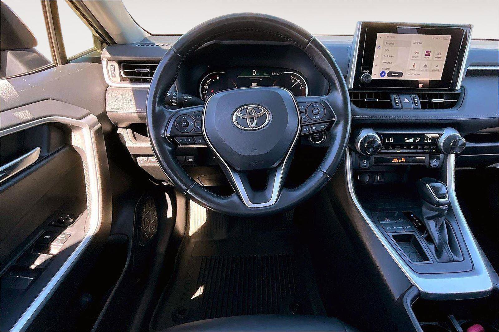 Used 2024 Toyota RAV4 XLE Premium FWD image 5