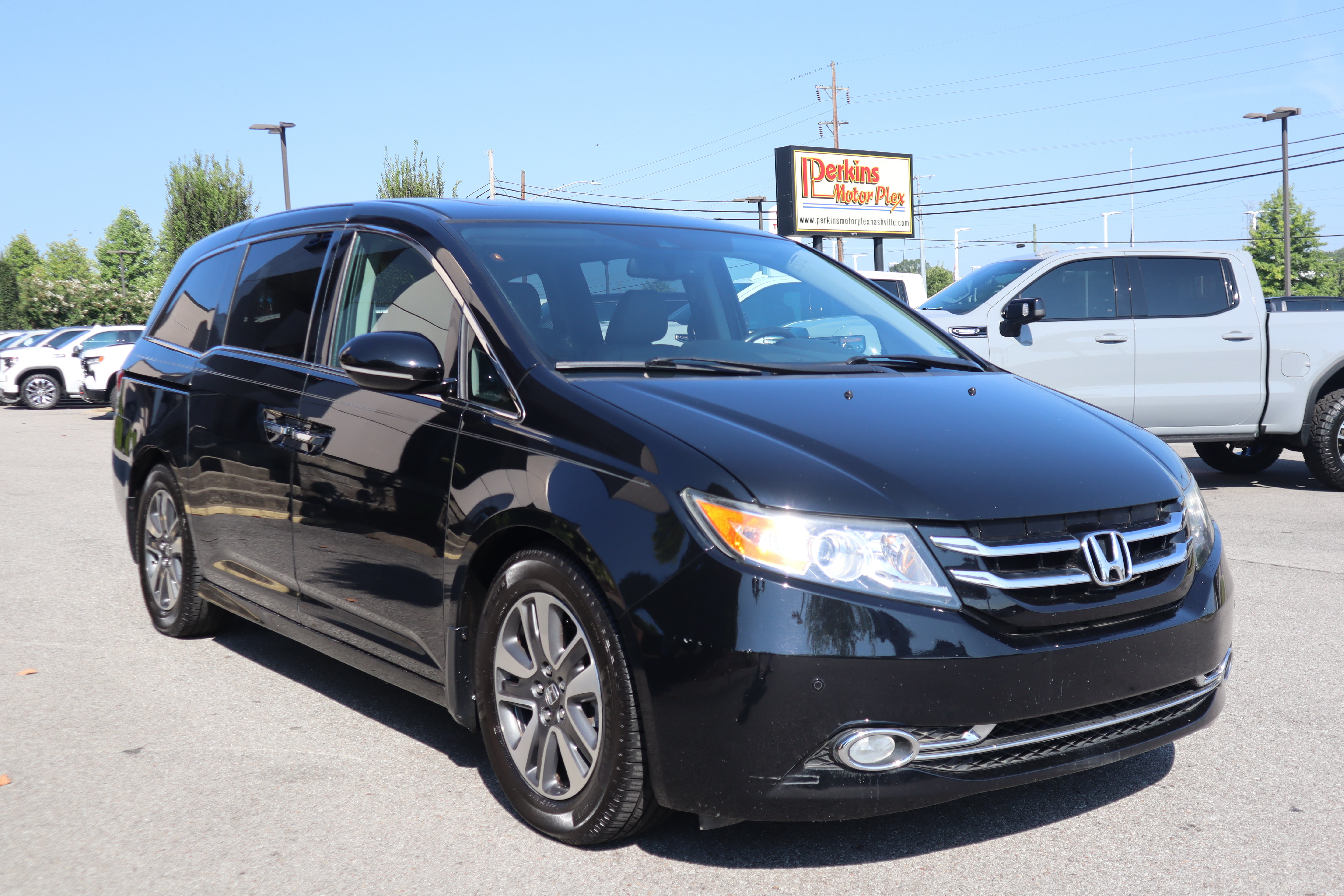 Used 2017 Honda Odyssey Touring Elite image 5