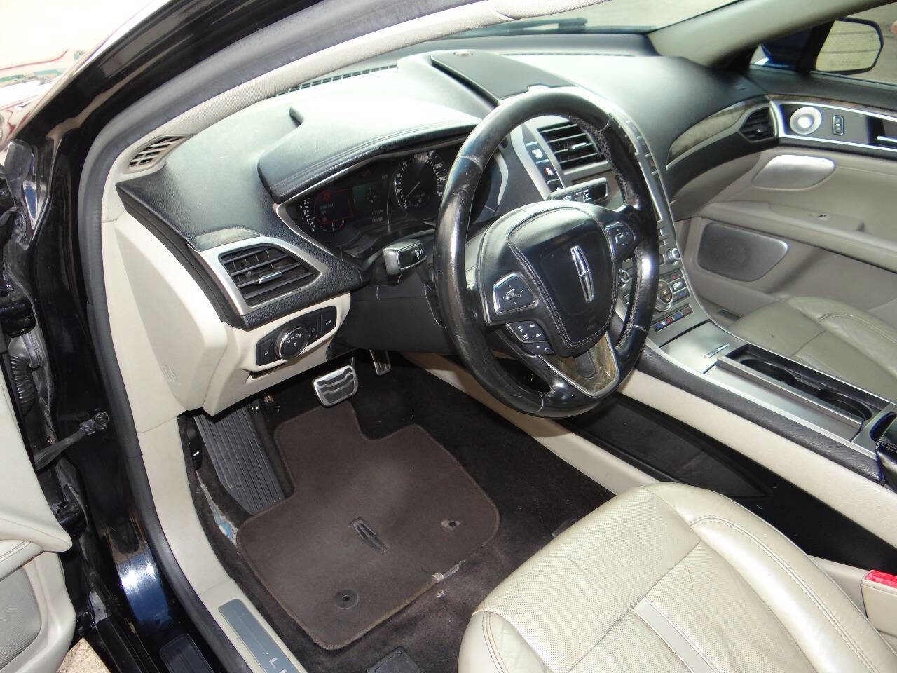 Used 2017 Lincoln MKZ Reserve w/ Luxury Package image 10