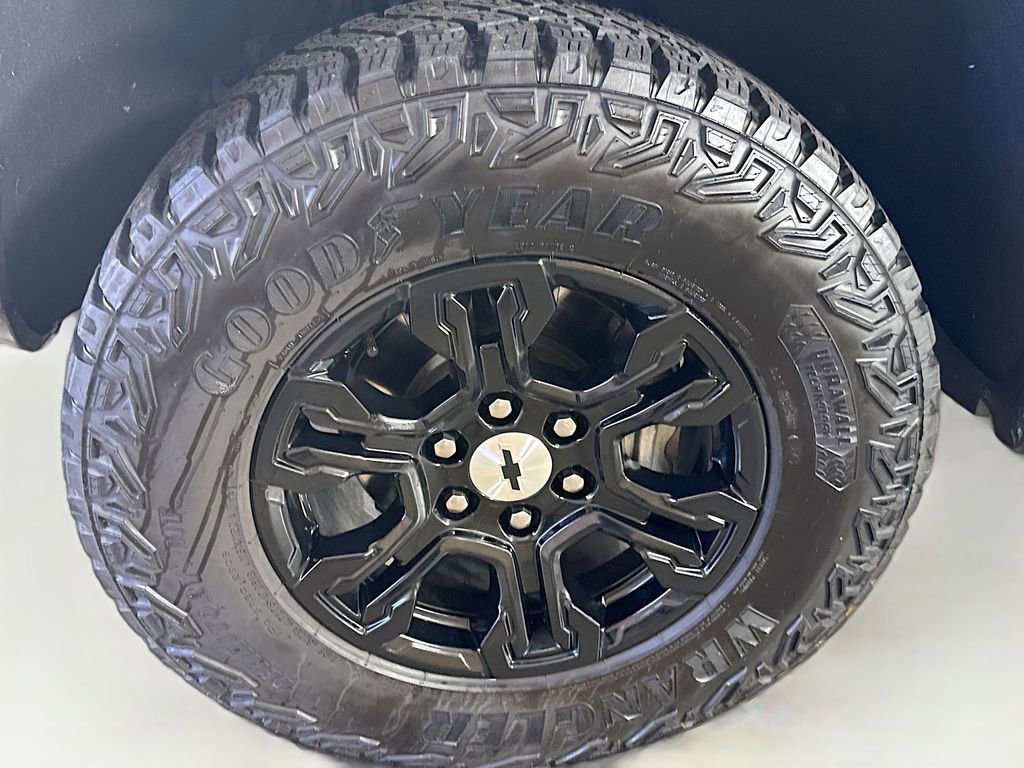 Used 2024 Chevrolet Silverado 1500 ZR2 w/ Technology Package image 37