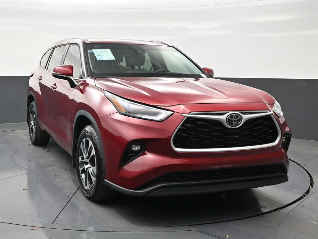 Used 2023 Toyota Highlander XLE FWD image 7