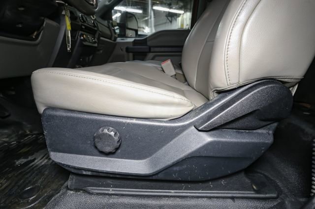 Used 2017 Ford F550 4x4 Regular Cab Super Duty image 31