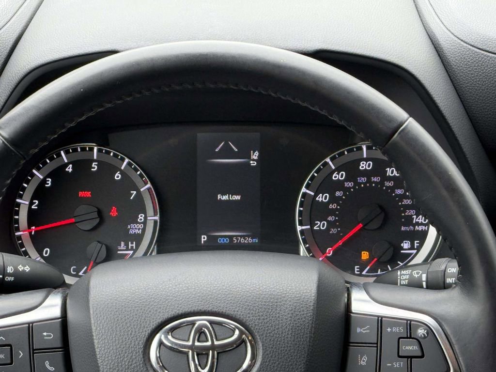 Used 2021 Toyota Highlander LE image 19