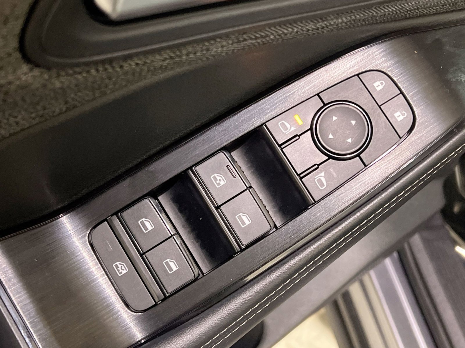 Used 2021 Nissan Rogue SV image 29