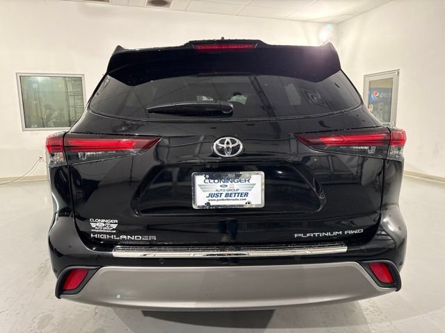 Used 2025 Toyota Highlander Platinum AWD/4WD image 8