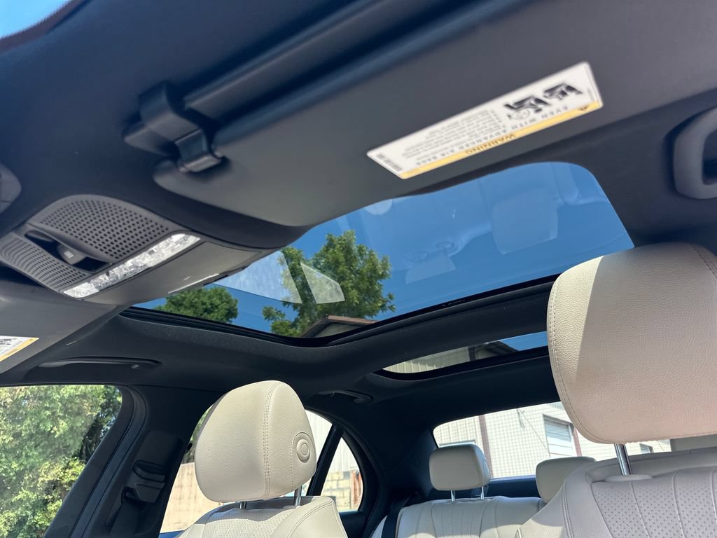 Used 2017 Mercedes-Benz E 300 4MATIC image 35