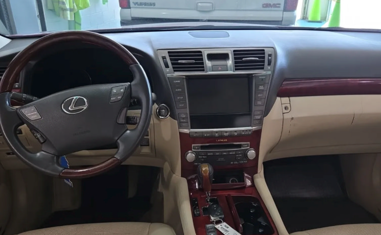 Used 2011 Lexus LS 460 AWD w/ Luxury Value Edition image 10