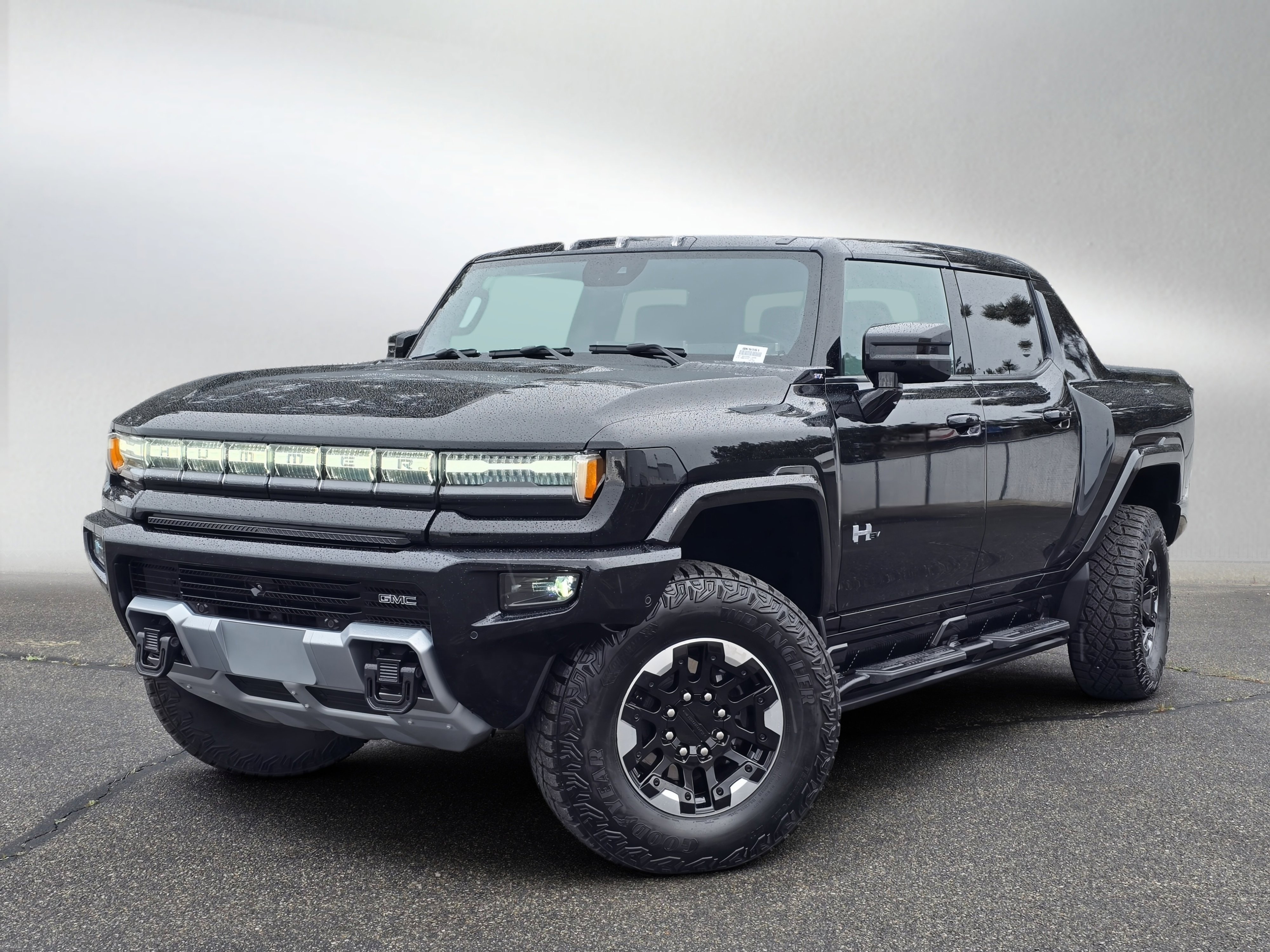 Used 2024 GMC Hummer EV 2X w/ Extreme Off-Road Package image 1