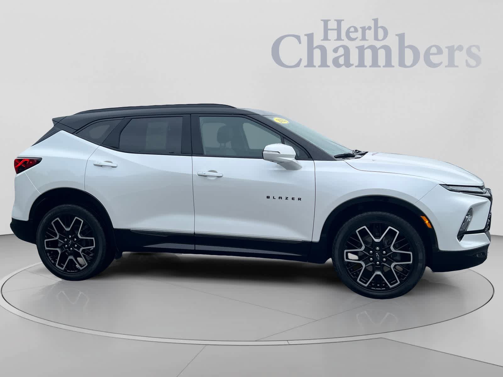 Used 2023 Chevrolet Blazer RS w/ Driver Confidence II Package AWD/4WD image 5