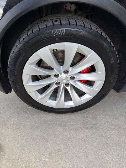 Used 2016 Tesla Model X P90D image 9