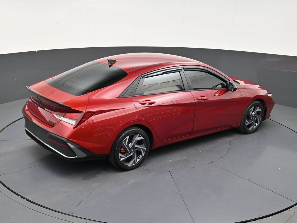 Used 2025 Hyundai Elantra Sport FWD image 16