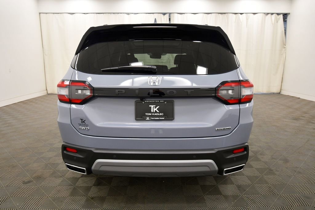 Used 2025 Honda Pilot Touring image 6