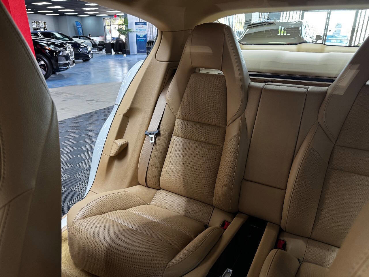 Used 2015 Porsche Panamera 4 image 34