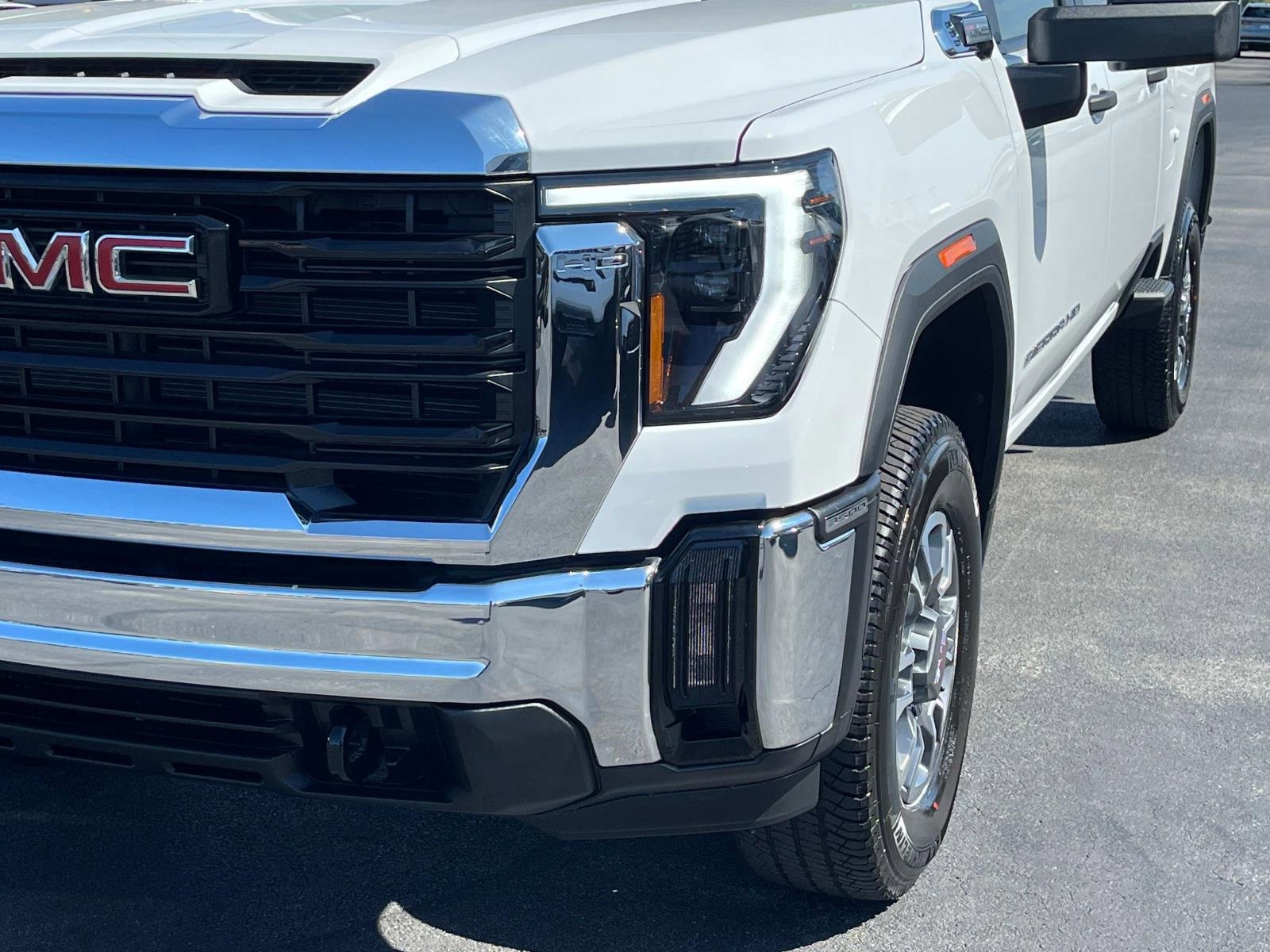 New 2026 GMC Sierra 3500 Pro w/ Convenience Package image 11