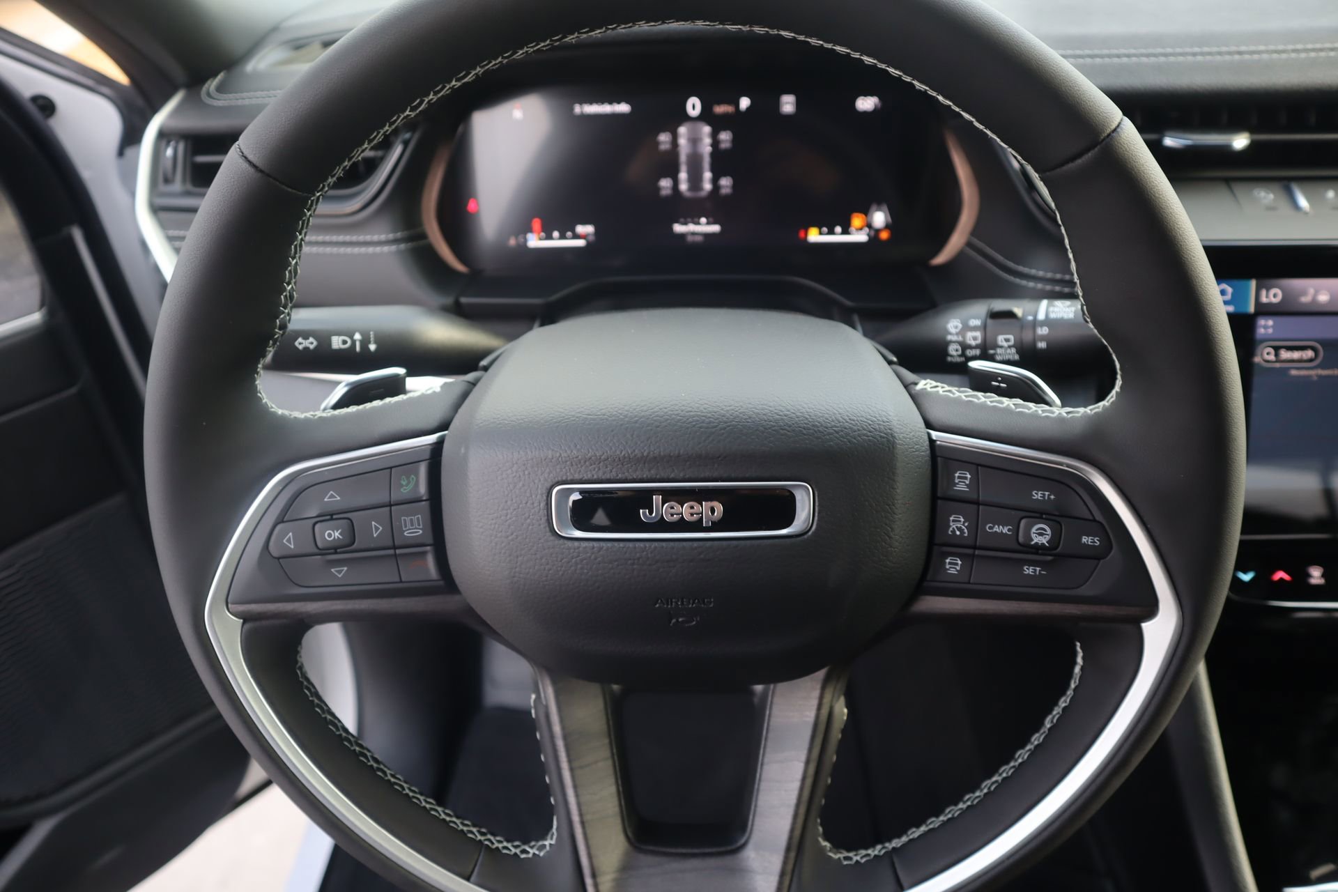 New 2026 Jeep Grand Cherokee Altitude AWD/4WD image 3