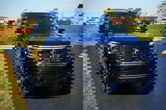 New 2026 Volkswagen Atlas SEL Premium R-Line image 2