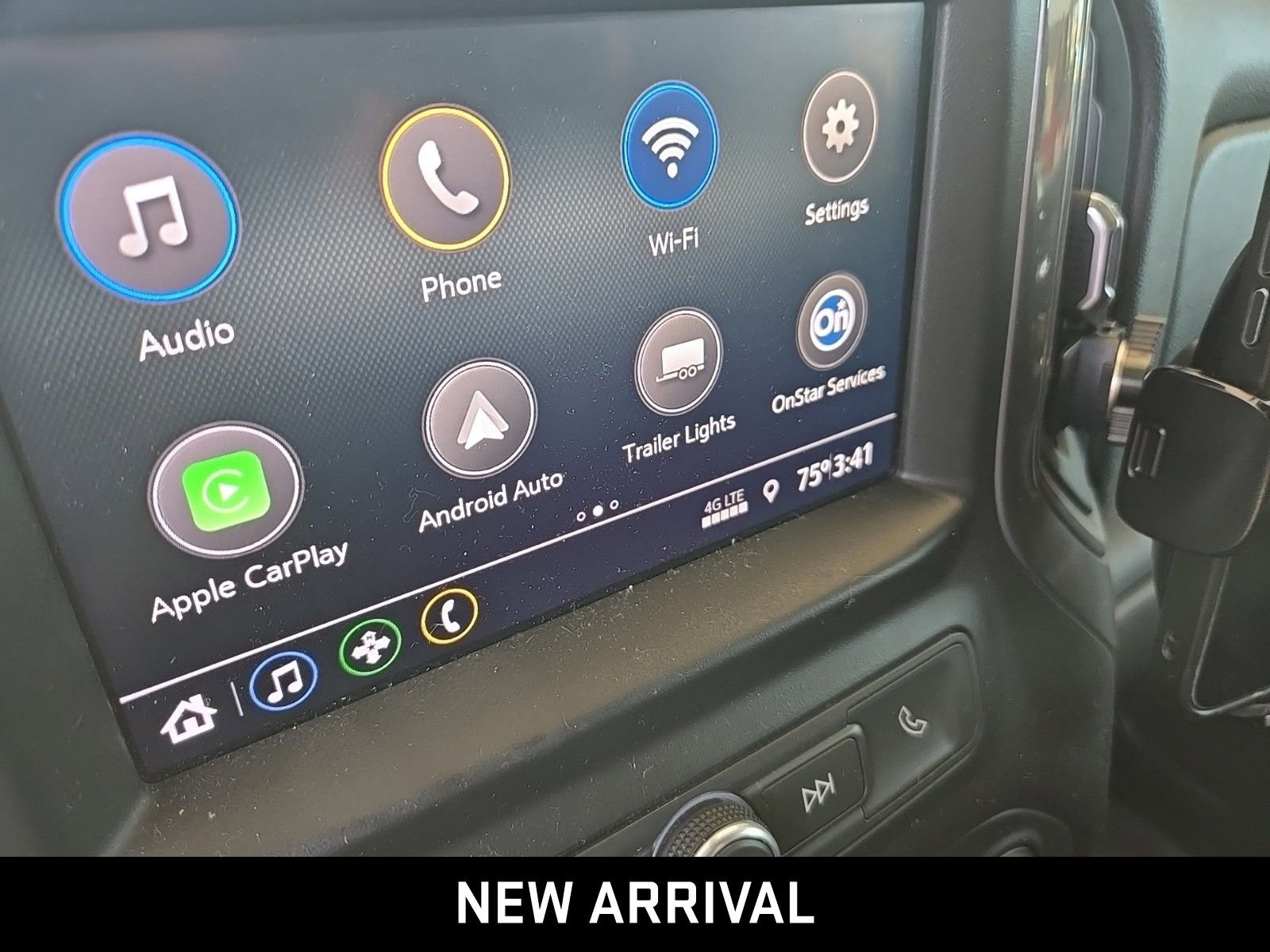 Used 2020 Chevrolet Silverado 2500 Custom w/ Custom Value Package image 4