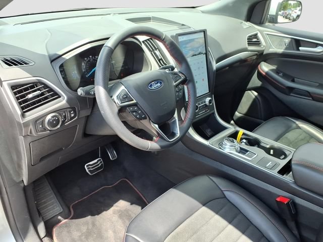 Used 2024 Ford Edge ST-Line w/ Class II Trailer Tow Package AWD/4WD image 25