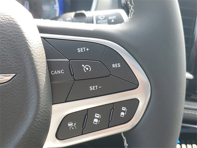 New 2026 Chrysler Pacifica Limited w/ Trailer Tow Group image 24