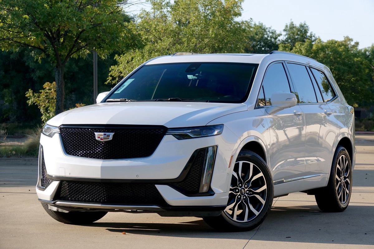 Used 2021 Cadillac XT6 Sport image 2
