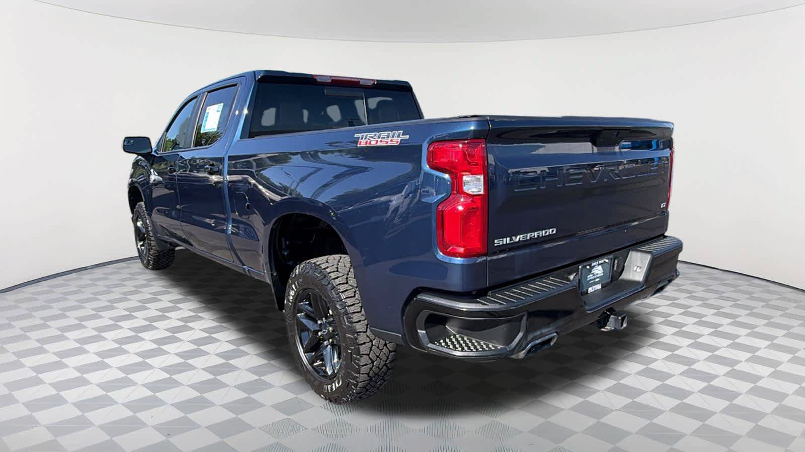 Used 2021 Chevrolet Silverado 1500 LT Trail Boss w/ Convenience Package II AWD/4WD image 7