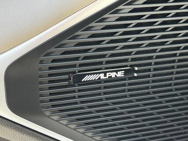 Used 2025 Jeep Wagoneer 4WD image 12
