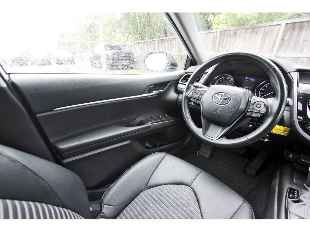 Used 2023 Toyota Camry SE FWD image 9