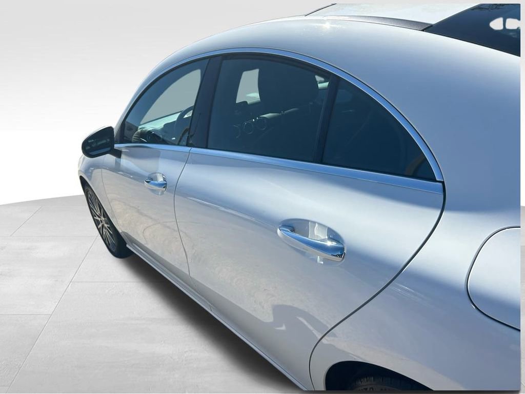 Used 2023 Mercedes-Benz CLA 250 image 30