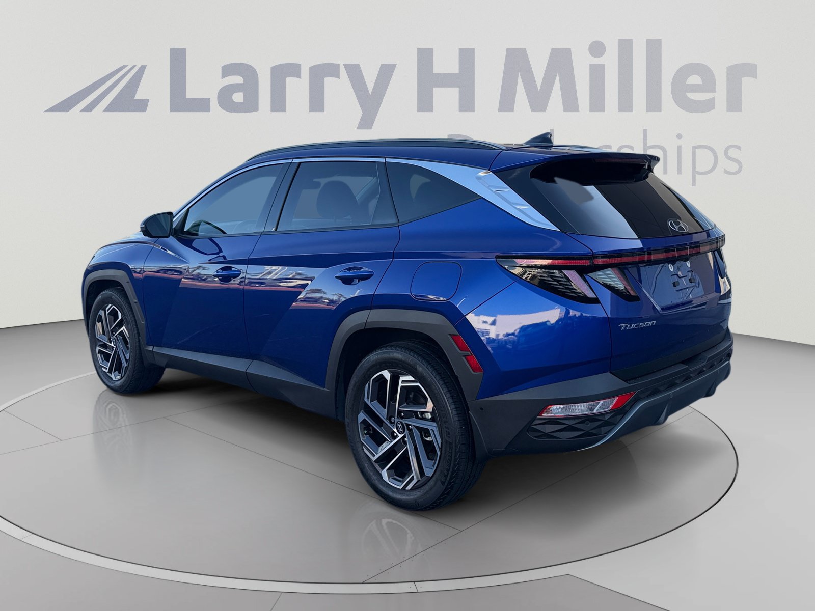 Certified 2024 Hyundai Tucson Limited AWD/4WD image 4