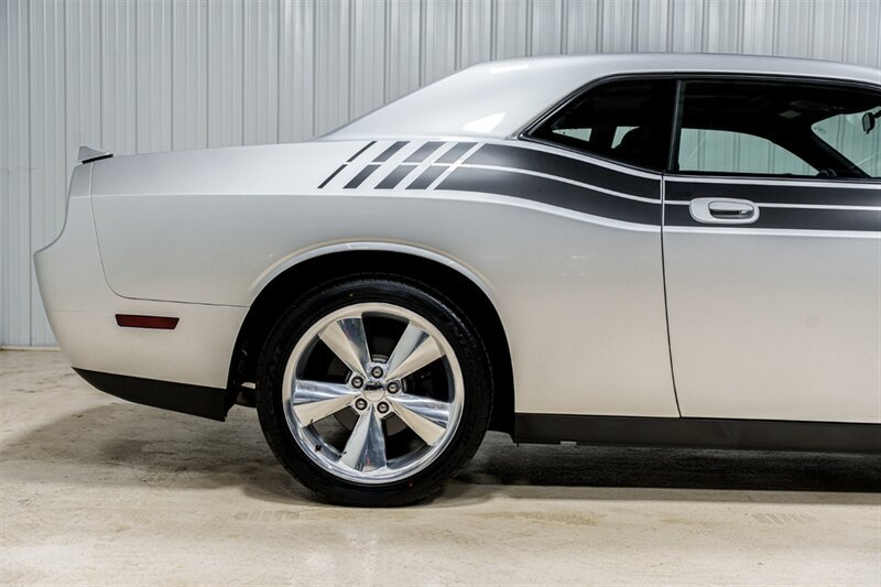 Used 2010 Dodge Challenger SE RWD image 17