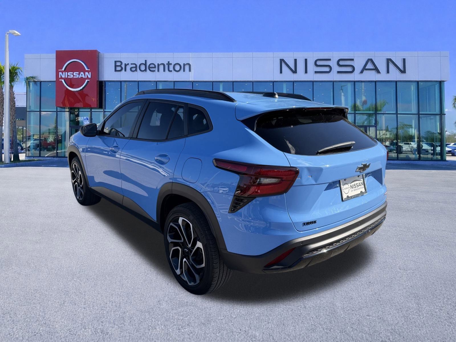 Used 2024 Chevrolet Trax RS w/ Sunroof Package image 7