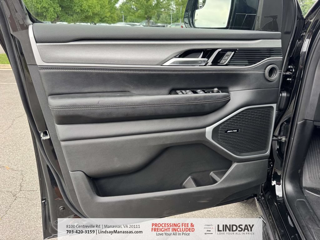 New 2026 Jeep Grand Wagoneer L 4WD w/ Premium Group I image 16