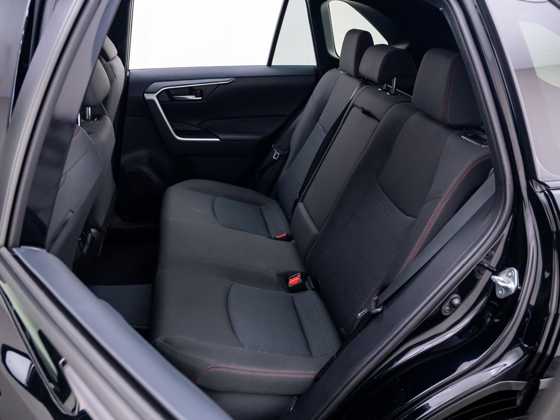 Used 2025 Toyota RAV4 SE AWD/4WD image 17