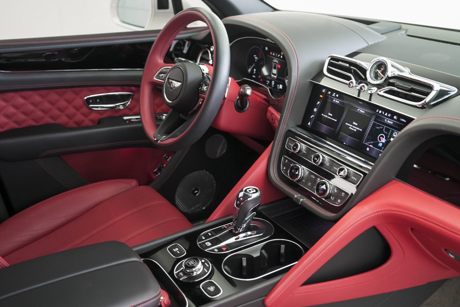 Used 2022 Bentley Bentayga image 60