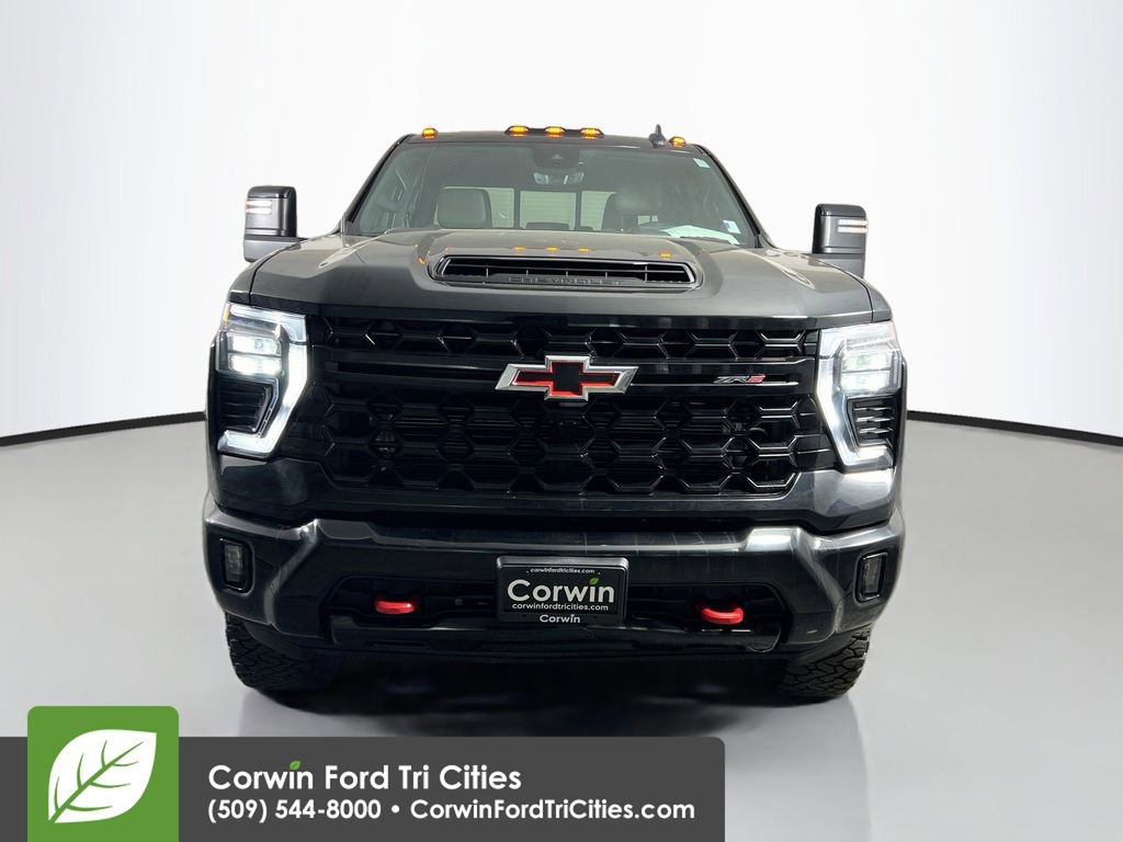 Used 2024 Chevrolet Silverado 2500 ZR2 w/ Technology Package image 4