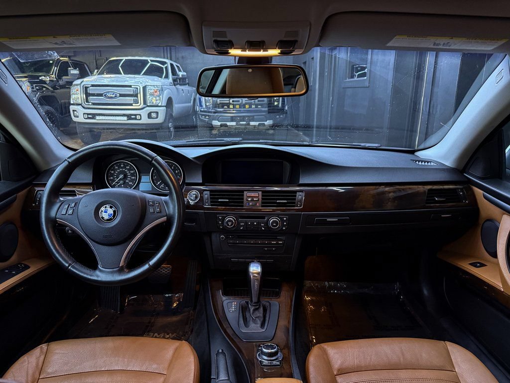Used 2011 BMW 335i xDrive Coupe AWD/4WD image 18
