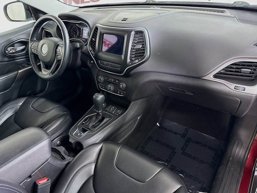 Used 2020 Jeep Cherokee Latitude Plus w/ Comfort/Convenience Group AWD/4WD image 34