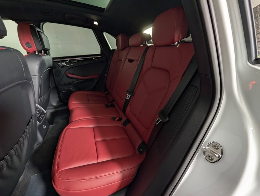 New 2026 Porsche Macan image 24