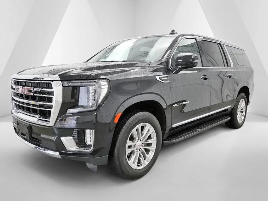 Used 2023 GMC Yukon XL SLT w/ SLT Luxury Package AWD/4WD image 3