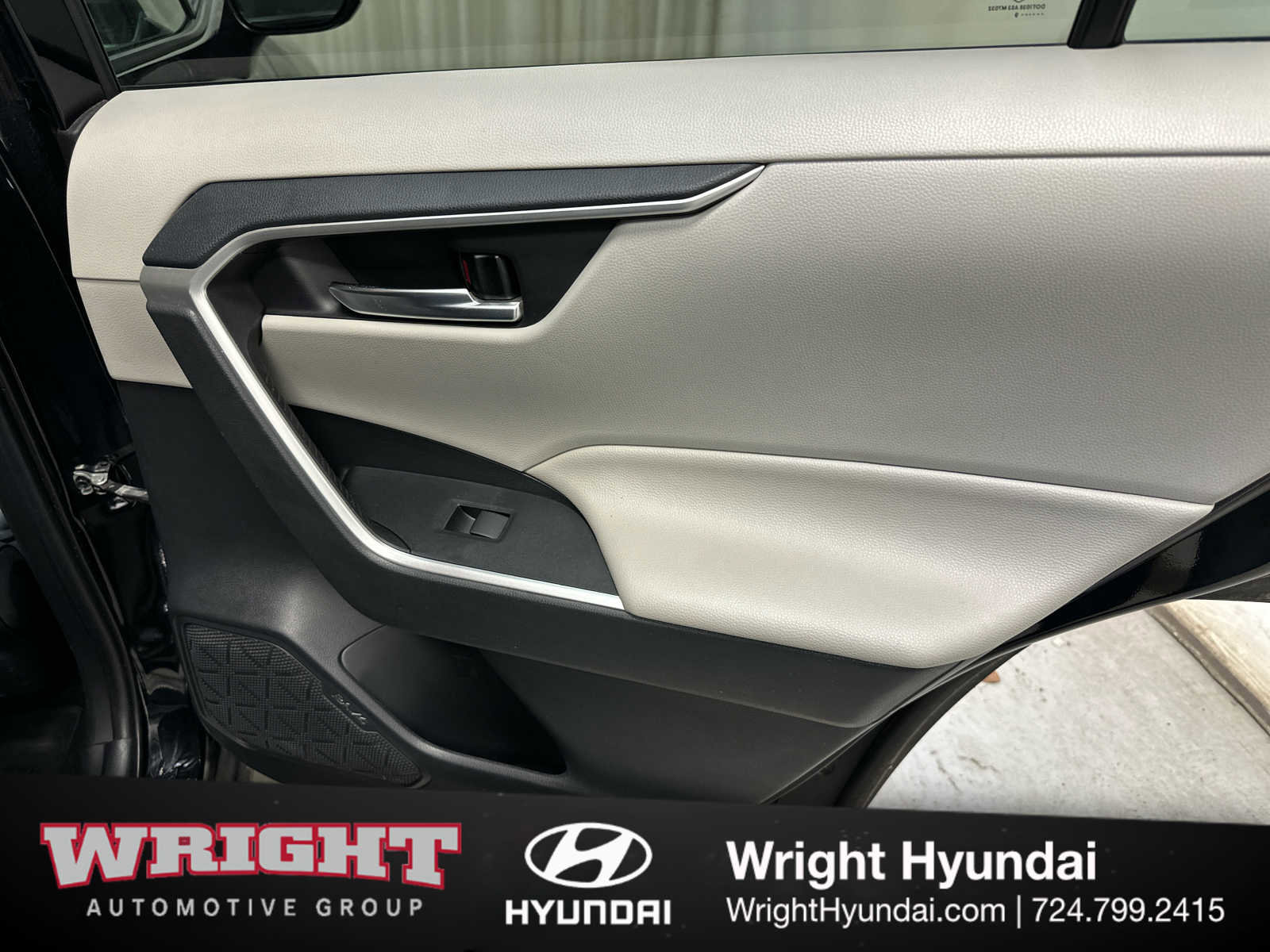 Used 2019 Toyota RAV4 XLE image 15