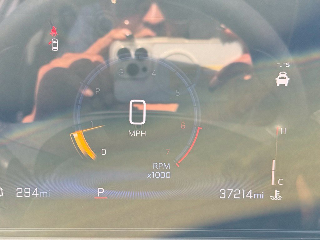 Used 2025 Chevrolet Trax LT FWD image 31