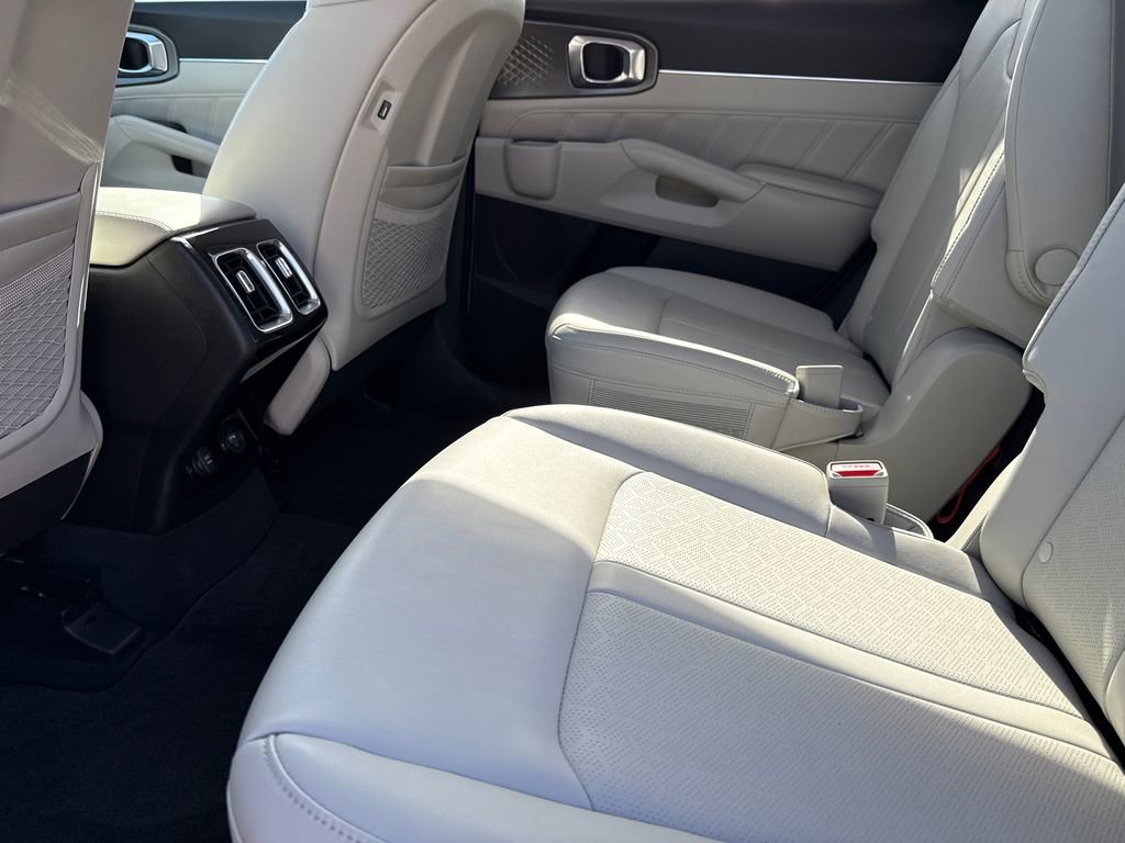Used 2023 Kia Sorento SX FWD image 18