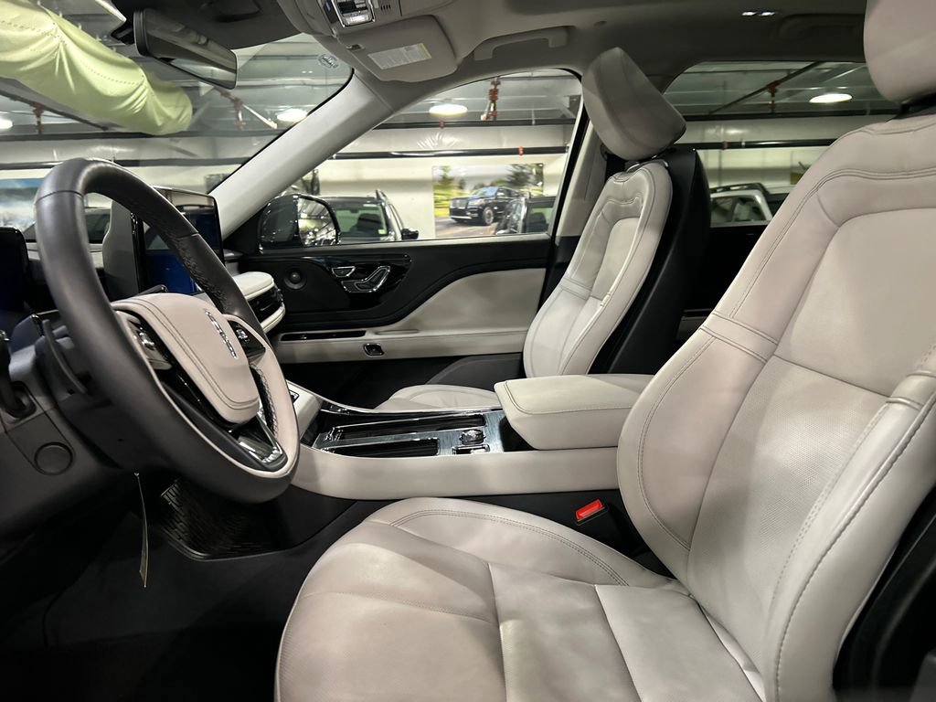 Used 2026 Lincoln Aviator Reserve w/ Illumination Package image 10