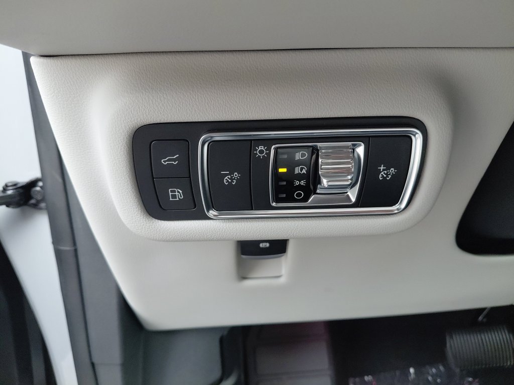 New 2026 Lincoln Nautilus Premier w/ Equipment Group 102A AWD/4WD image 14